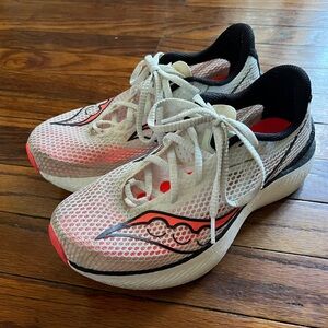 Saucony Endorphin Pro 3 - W 8.5